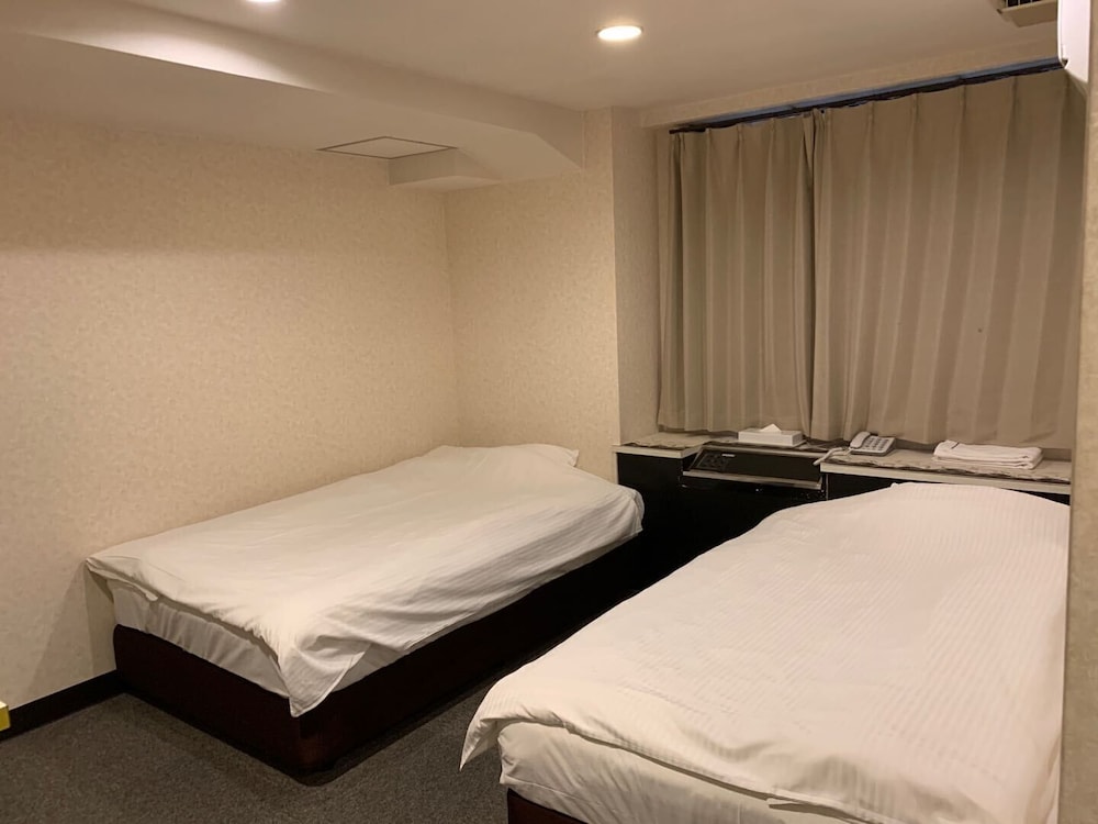 Twin Room - Photo 4