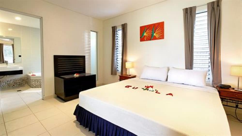 Tropical 1 Bedroom Apartment photo 2