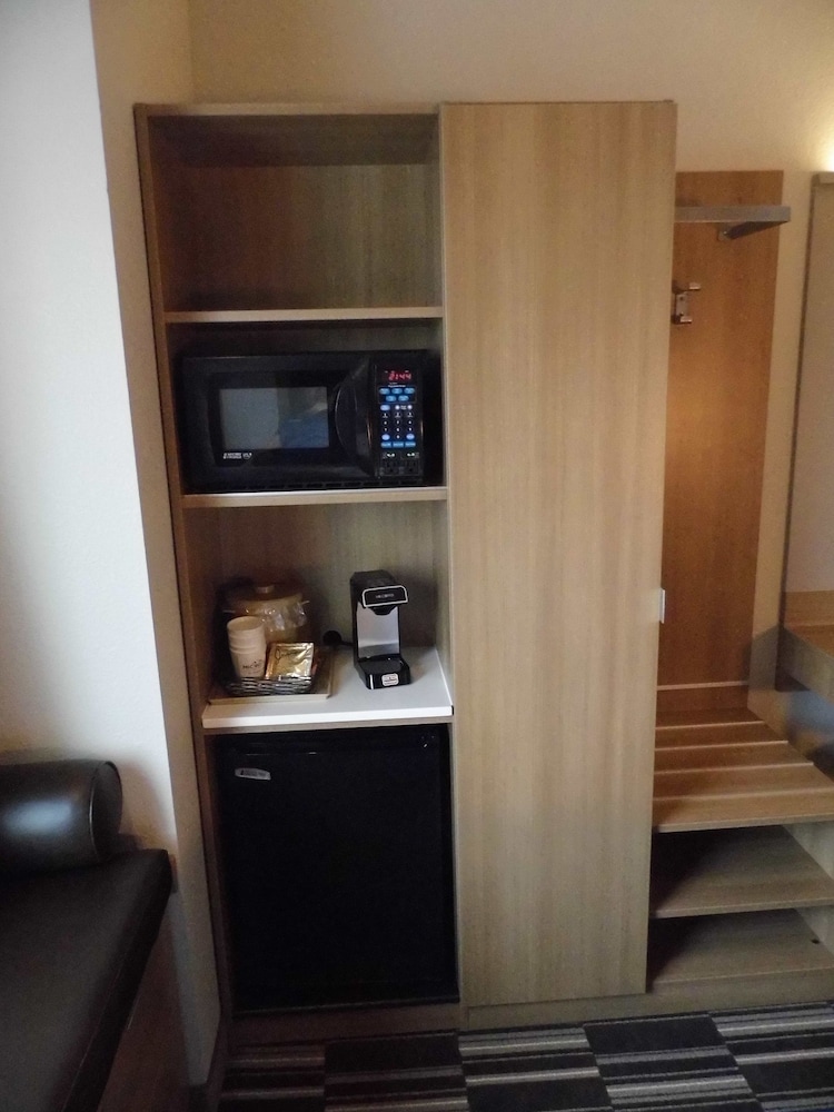 Room, 1 Queen Bed, Accessible, Non Smoking photo 2