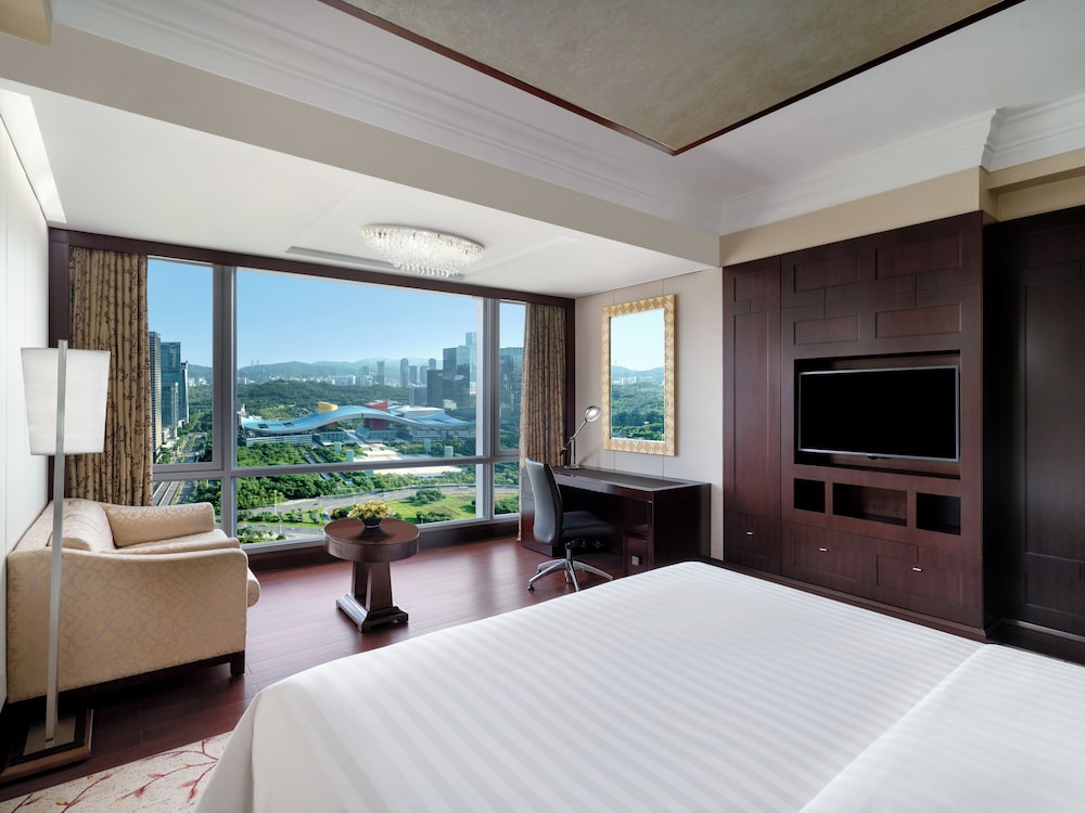 Deluxe Room, 1 King Bed, City View - Photo 2