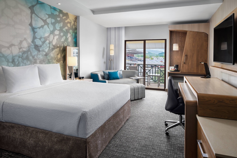 Executive Room, 1 King Bed - Photo 1