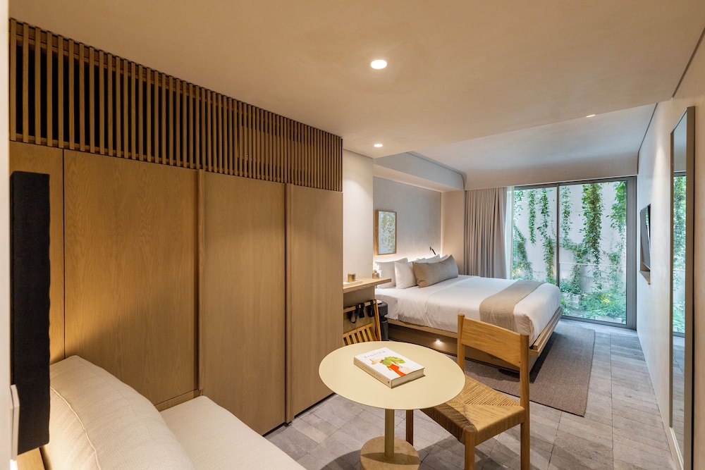 Signature Studio Suite, 1 King Bed