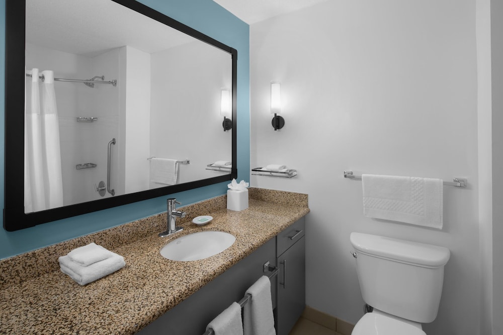 Suite, 1 Bedroom - Photo 7