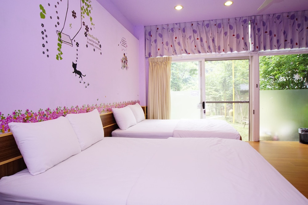 Family Room - Photo 4