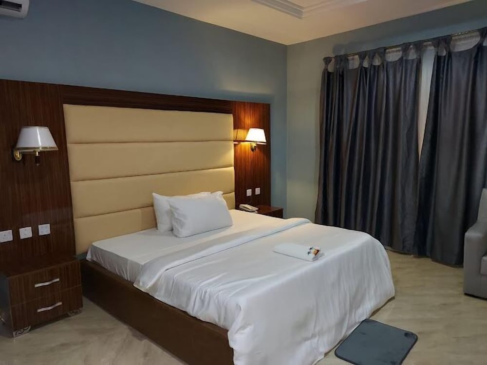Economy Room, Balcony, City View