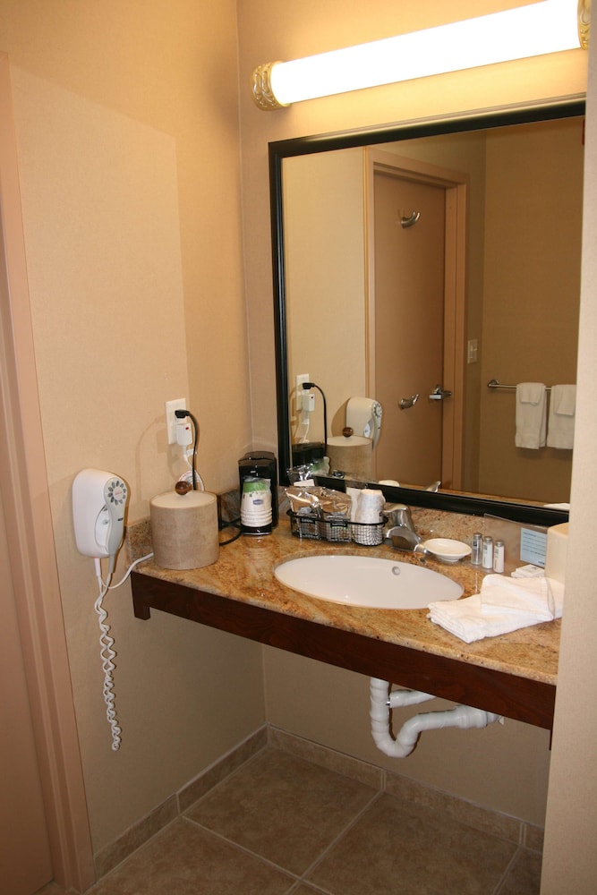 Room, 1 King Bed, Accessible, Non Smoking - Photo 4