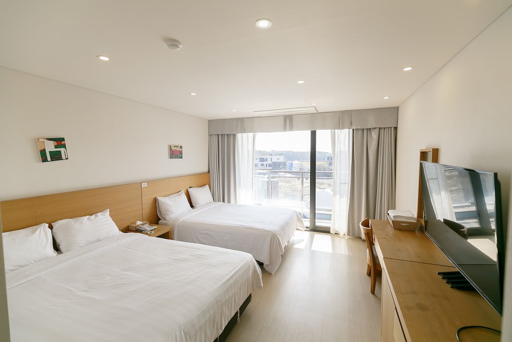 Superior Room, 2 Double Beds, Non Smoking, Bathtub (Superior)