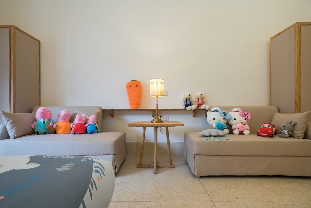 Family Room photo 1