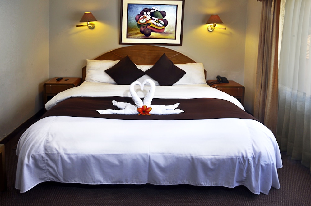 Deluxe Duplex, 1 King Bed, Accessible photo 1