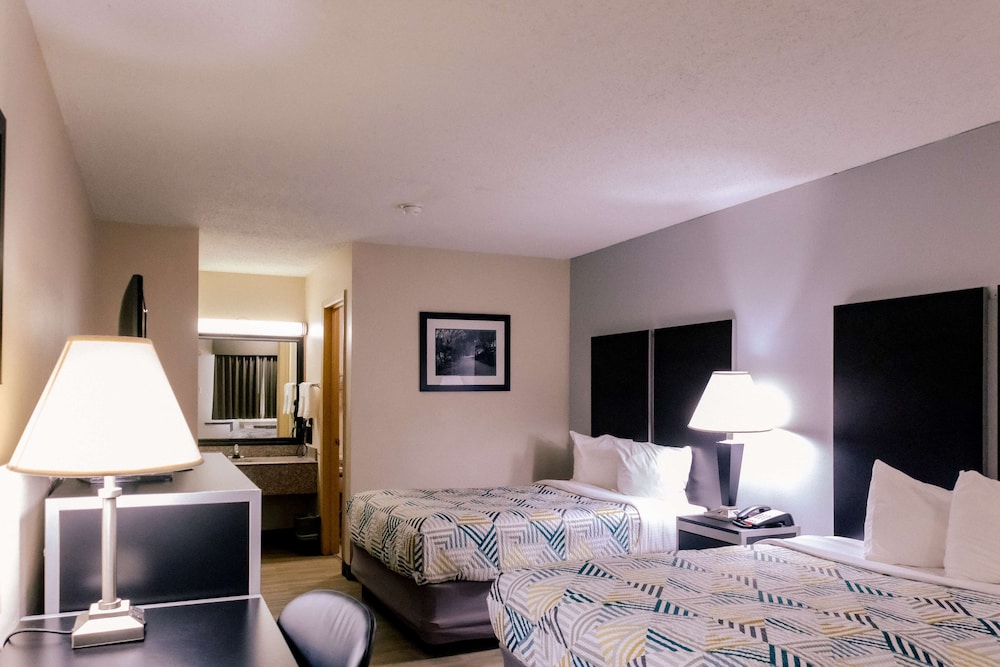 Deluxe Room, 2 Double Beds, Accessible, Non Smoking