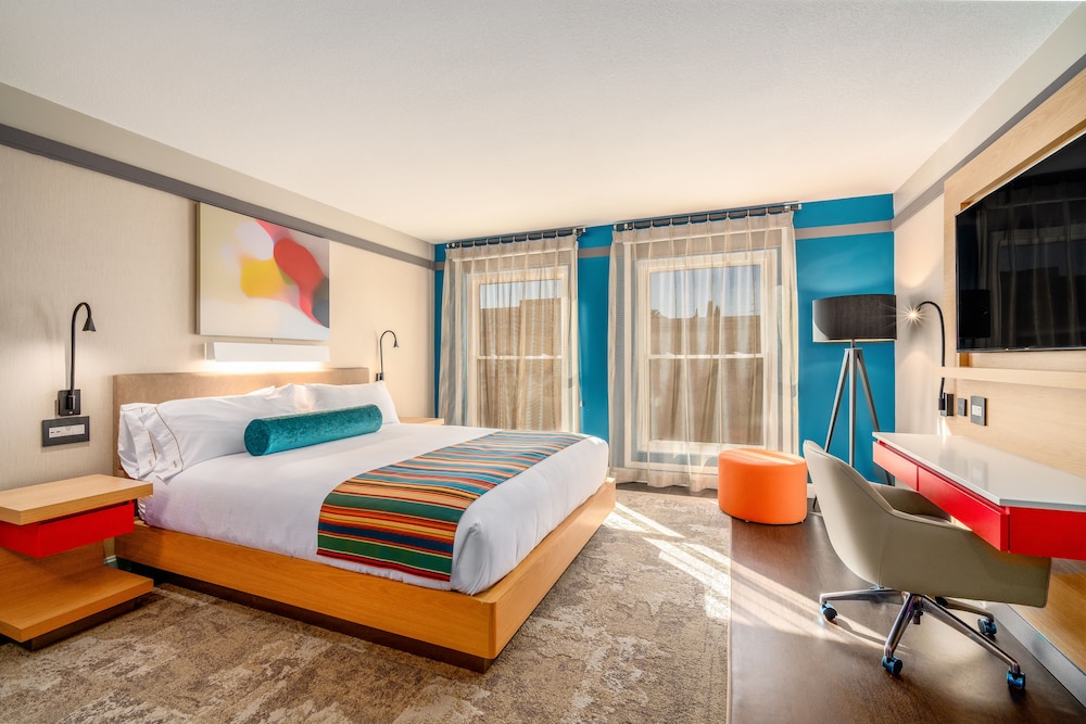 Standard Room, 1 King Bed (Off Olympic)
