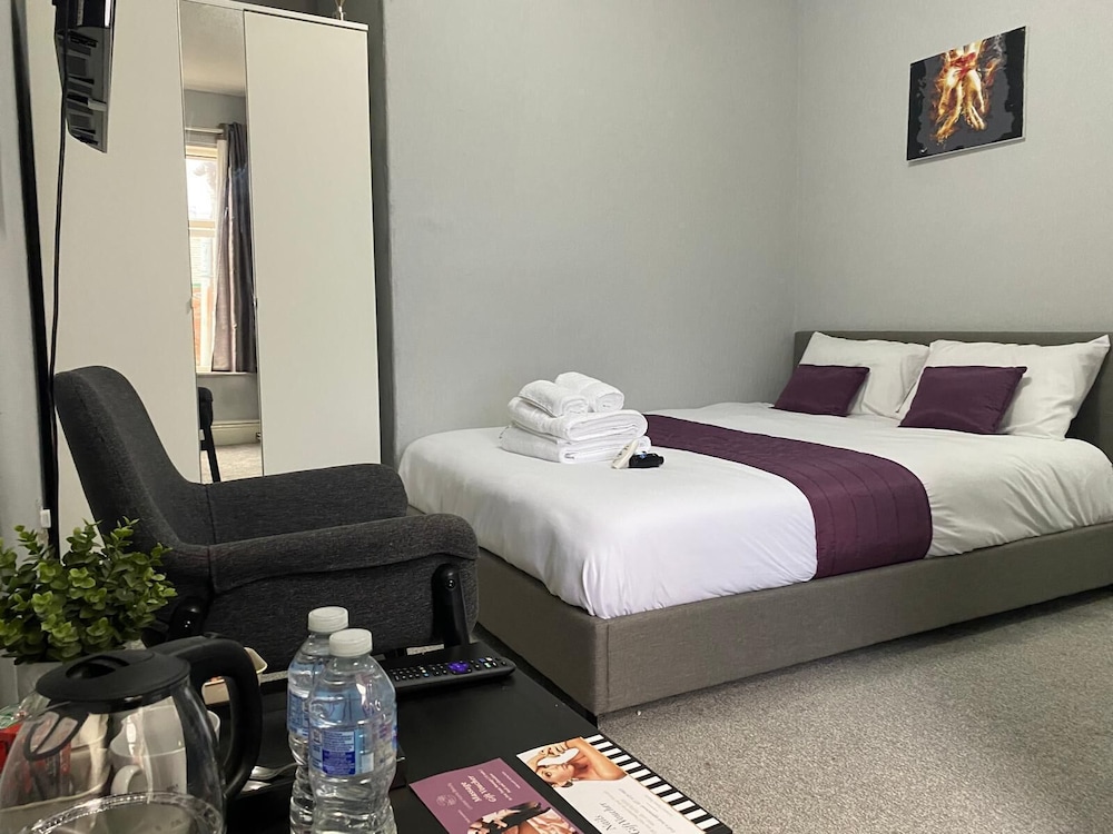 Deluxe Double Room, Ensuite, City View