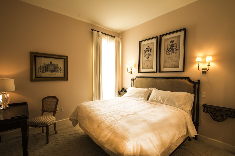 Luxury Single Room, 1 King Bed photo 3