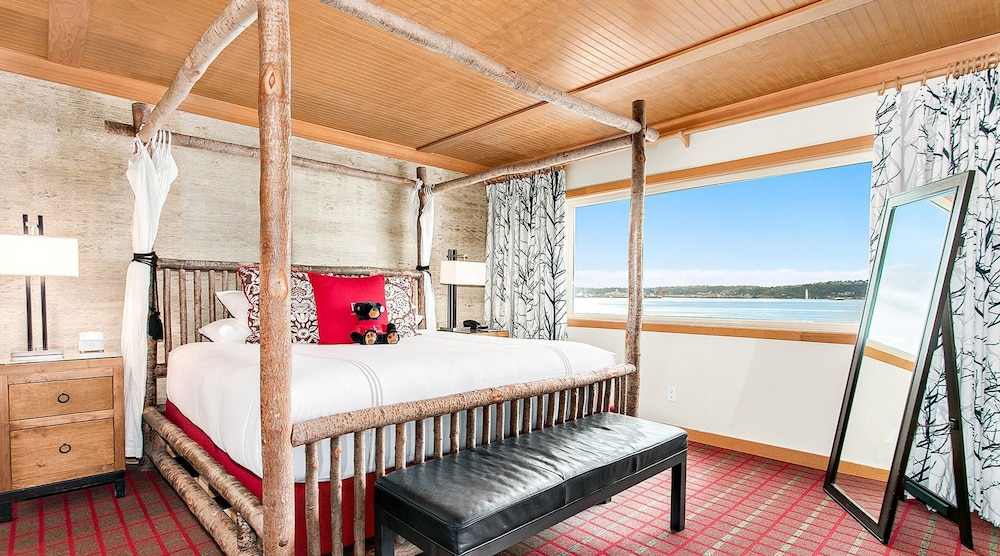 Executive Over Water Suite - Photo 6