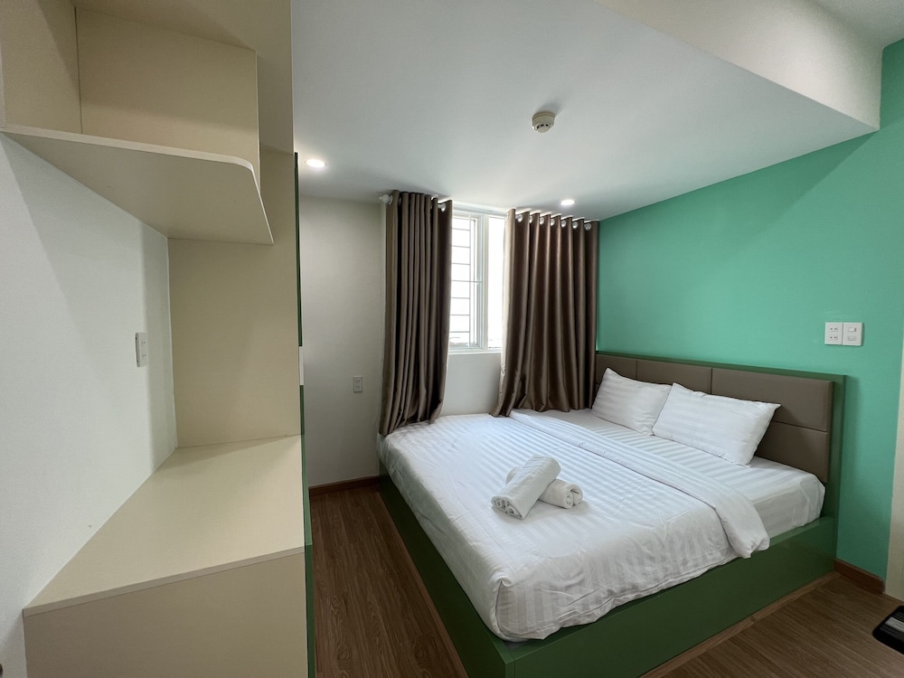 City Apartment, 3 Bedrooms, Balcony