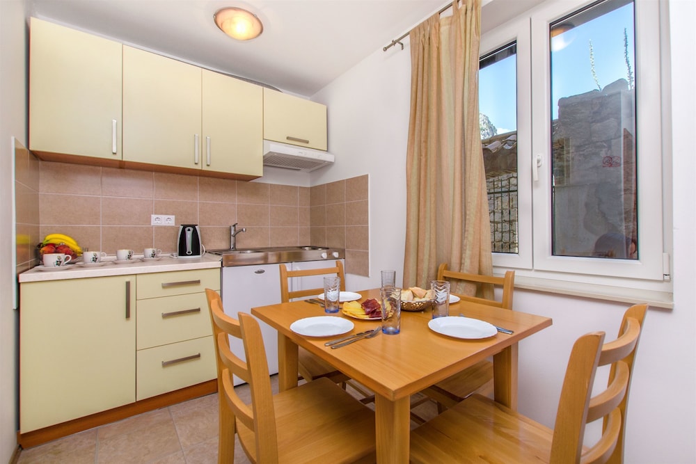 Apartment (A4) photo 3