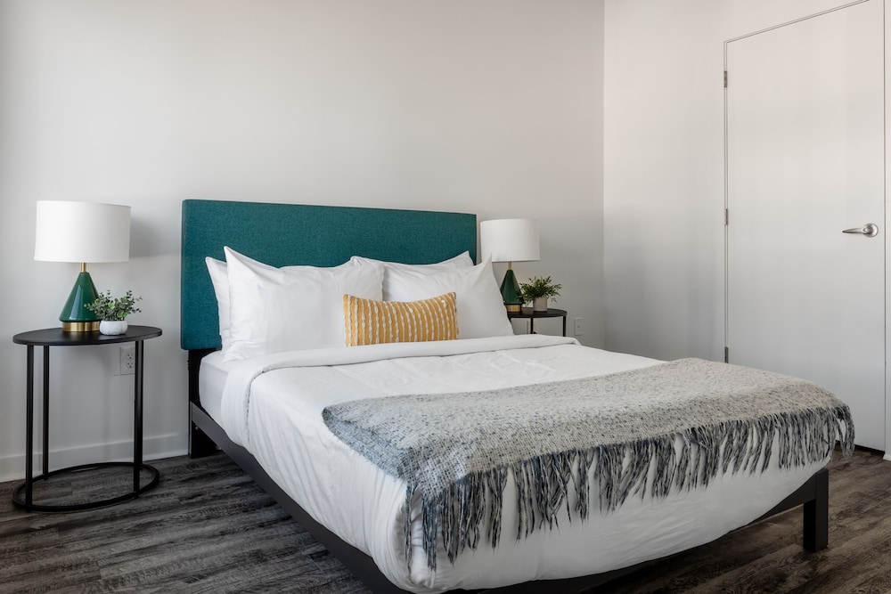 One Bedroom Apartment, Multiple Beds photo 2