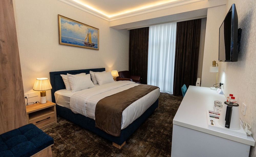 Romantic Room, 1 King Bed (Top floor)