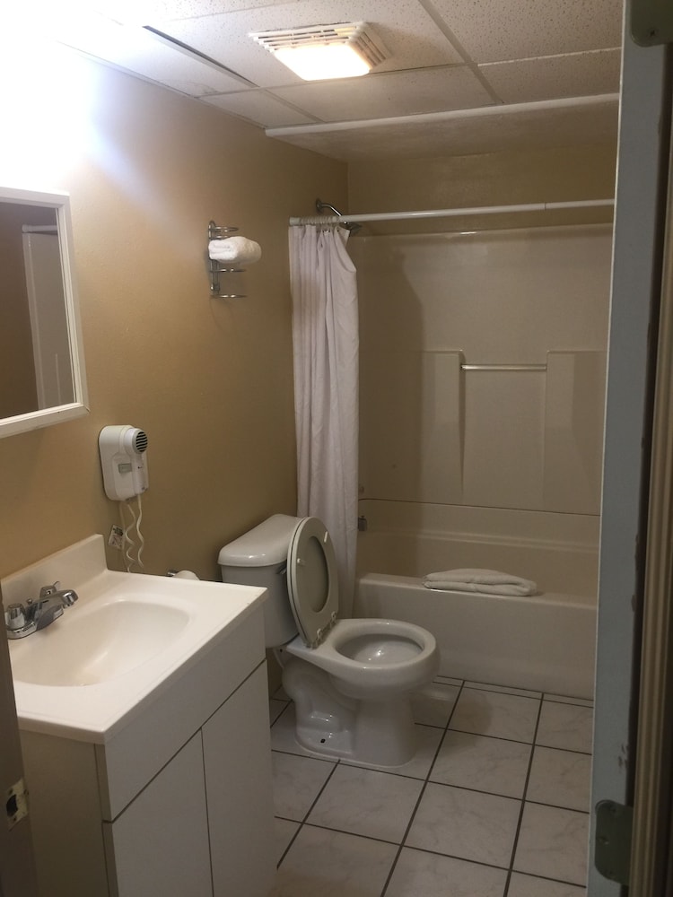 Design Suite, 2 Queen Beds, Non Smoking photo 3