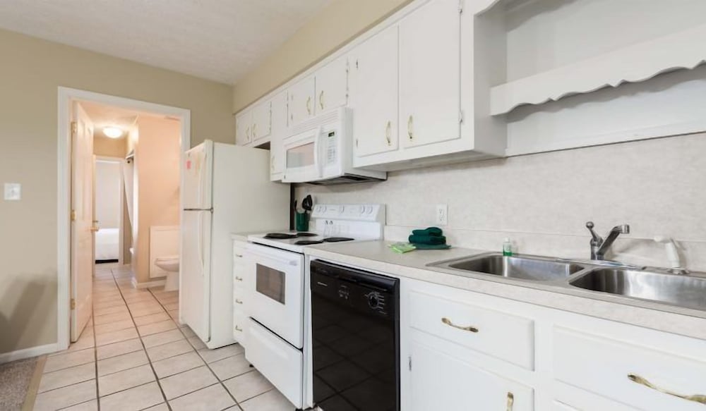 Condo, 1 Bedroom - Photo 6
