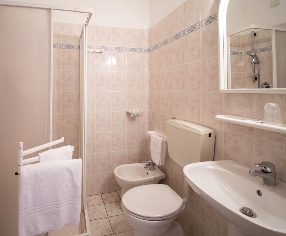 Triple Room - Photo 2