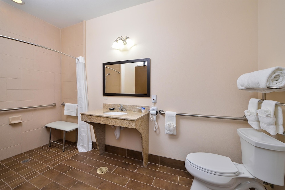 Americas Best Value Inn & Suites Cuero, Photo 4