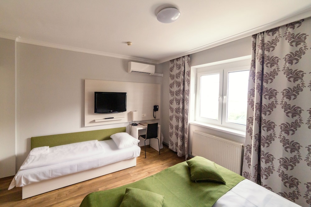 Triple Room - Photo 8