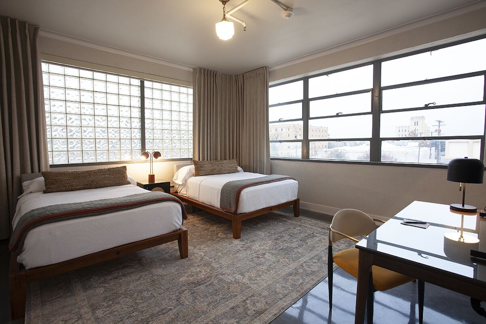 Basic Suite photo 1