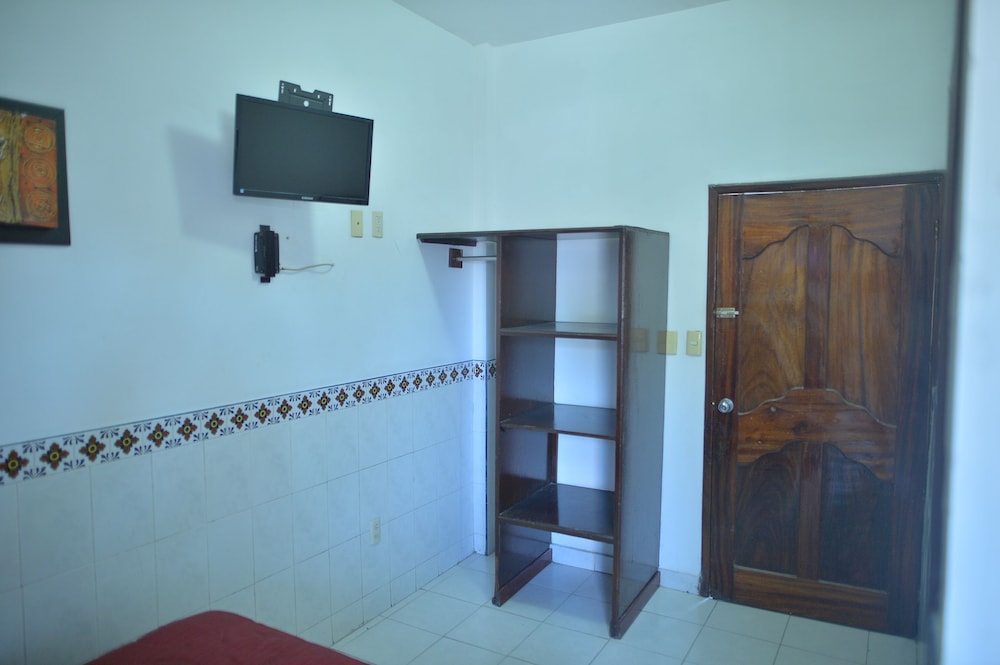 Standard Room, 1 Double Bed - Photo 5