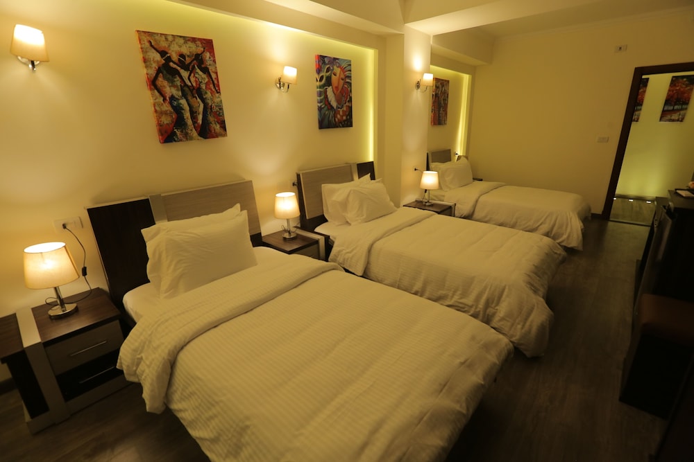 Deluxe Triple Room, Balcony (Pyramid view) - Photo 14