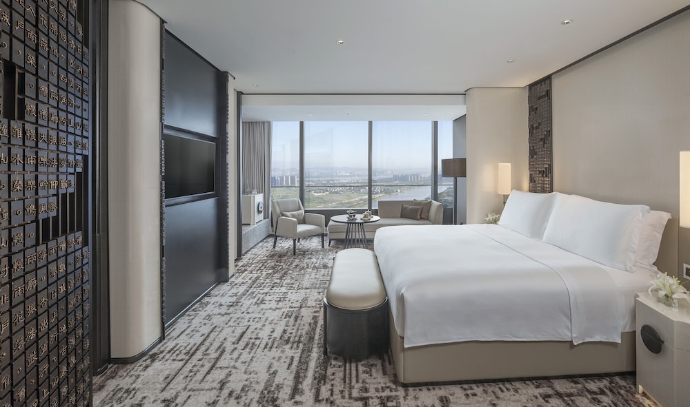 Deluxe Room, 1 King Bed