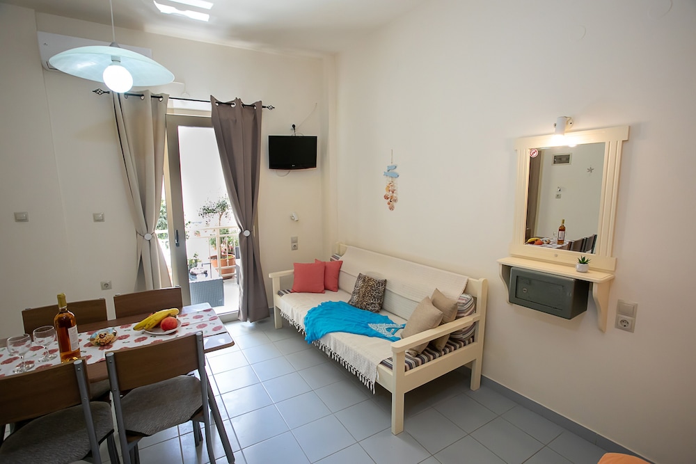 Standard Triple Room photo 2