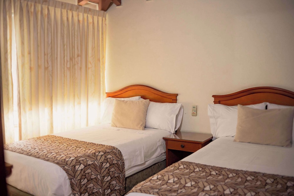 Suite, Multiple Beds, Non Smoking - Photo 1