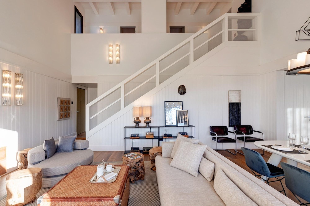 Villa photo 1