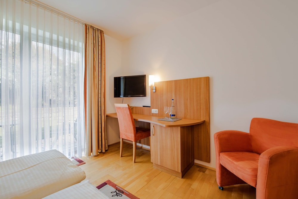 Classic Double or Twin Room - Photo 4