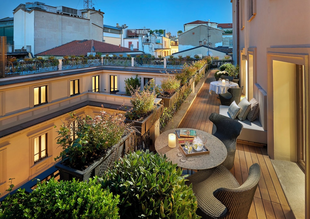 Junior Suite, 1 King Bed, Terrace