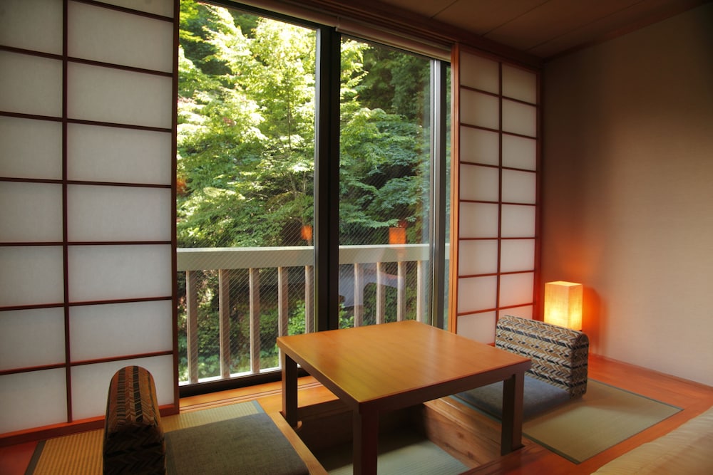 Modern Japanese Western Style Room photo 2