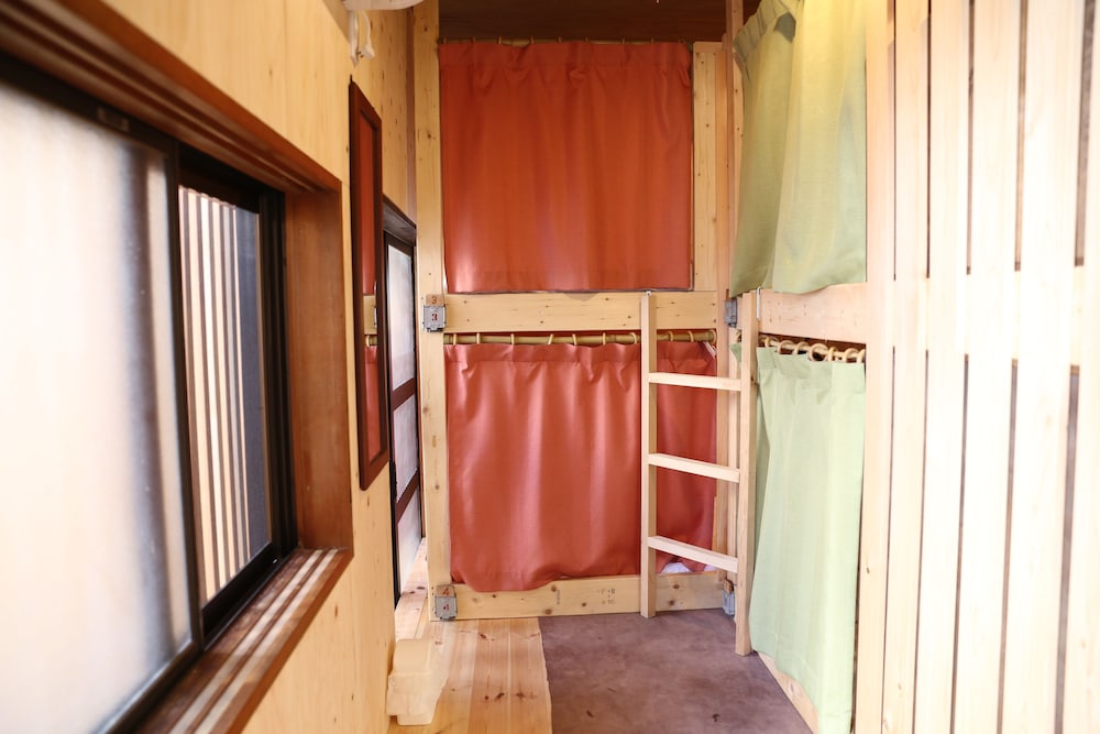 Shared Dormitory, Women only, Non Smoking (For 4 people) photo 3