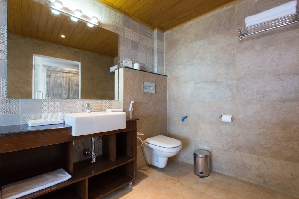 Premium Room - Photo 7