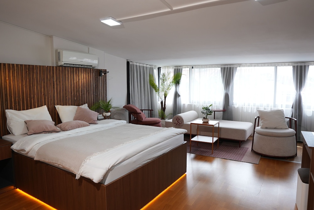 Suit Deniz Manzarali photo 1