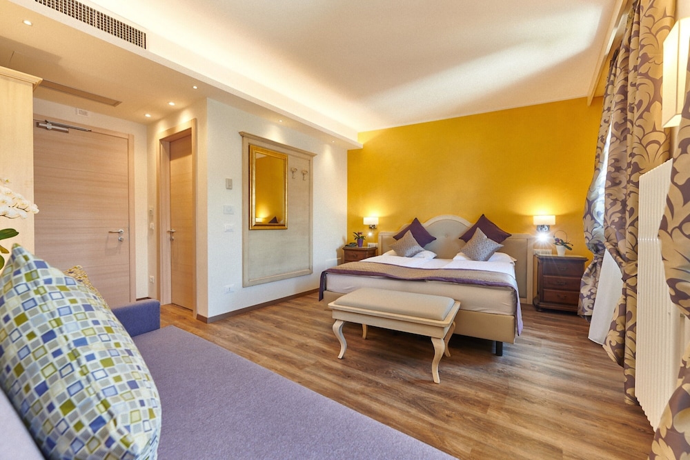 Panoramic Room, 1 Bedroom, Refrigerator, Lakeside photo 3