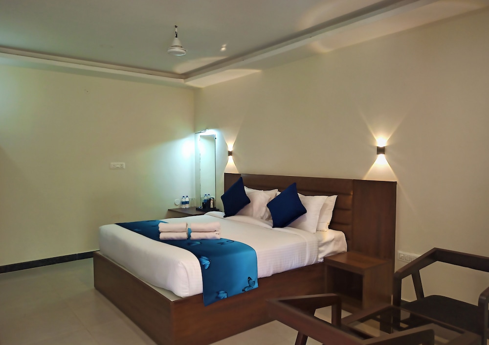Premier Room with Sit out - Photo 6