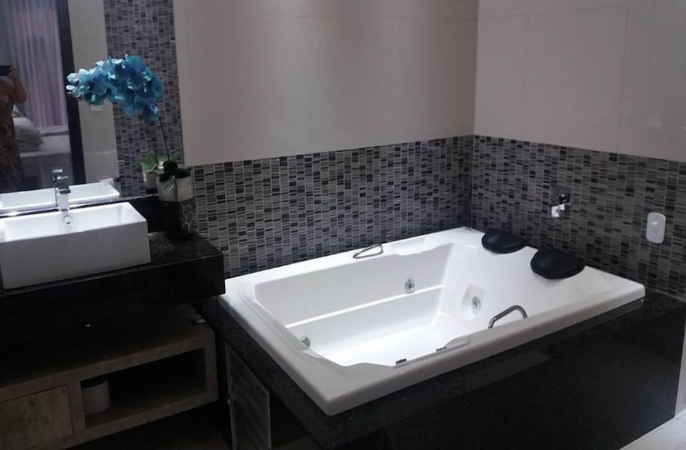 Deluxe Suite photo 2