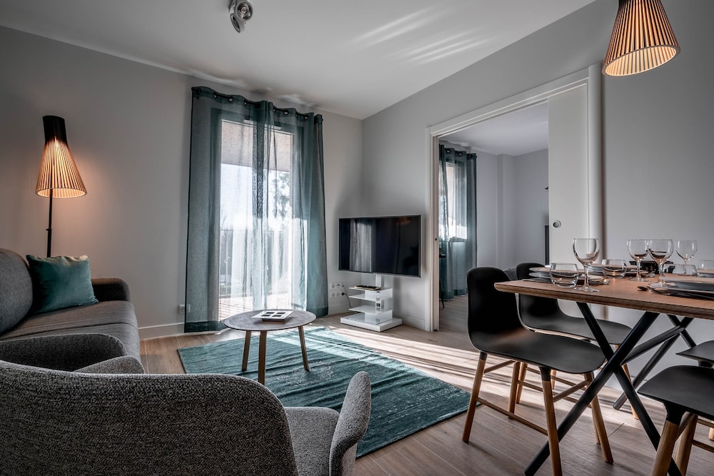 Classic Apartment, Balcony - Photo 7