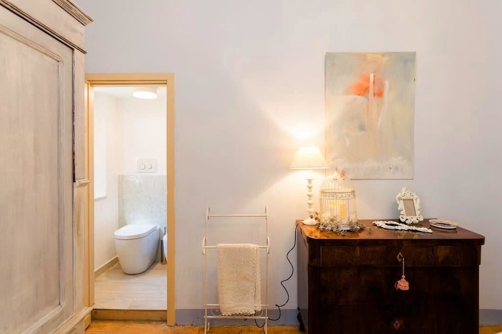 Standard Double Room, Ensuite, City View photo 2