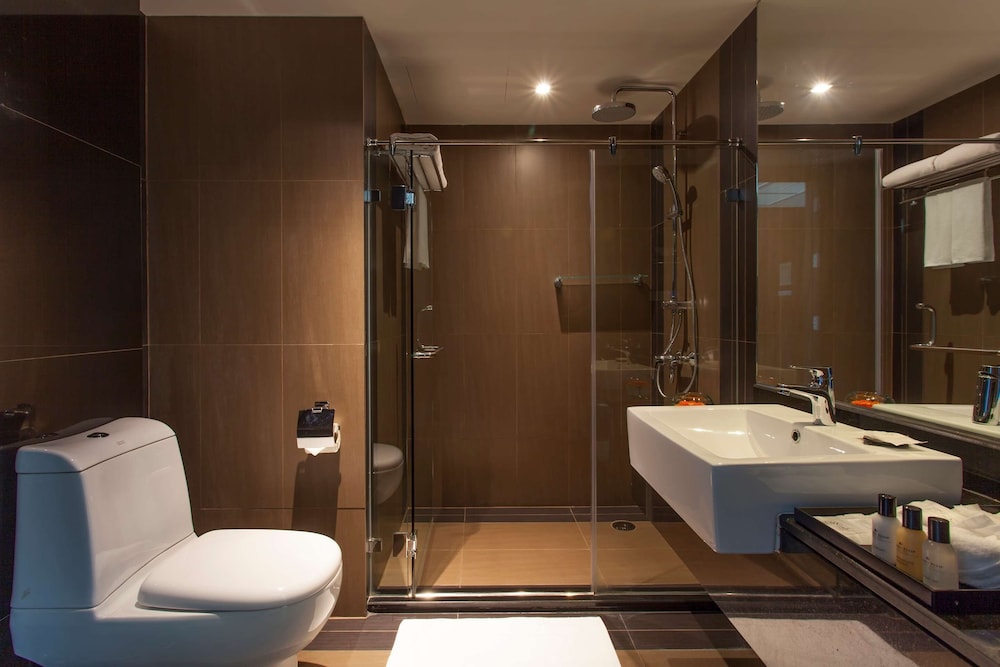 Standard Suite, 1 King Bed, Kitchenette, City View (Residence) photo 2