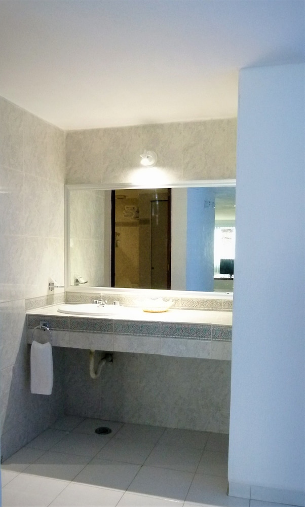 Standard Room, Sea View - Photo 12
