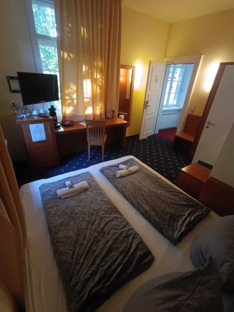 Comfort Room, Corner photo 1