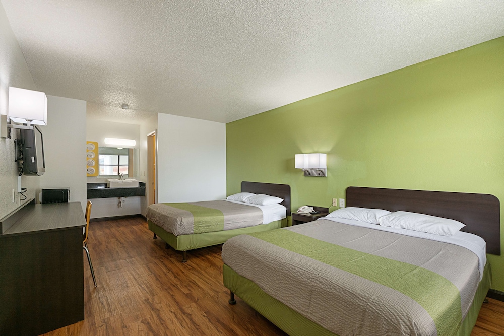 Standard Room, 2 Queen Beds, Non Smoking