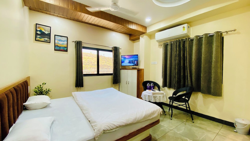 Superior Double Room, Hill View photo 2
